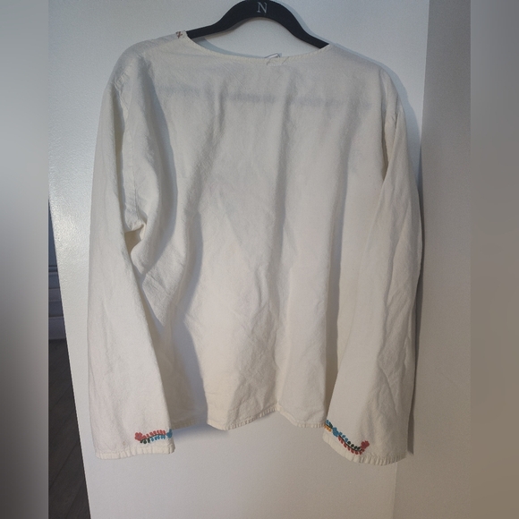 Embroidered Cream Top Size XL - Picture 2 of 4